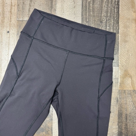 Lululemon Everlux In Movement Tight 25” size 6 - Picture 2 of 12